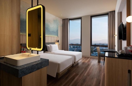 Bandung Hotel | Hotel Santika PasirKaliki
