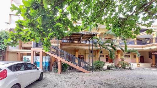 Kertosono Hotel | Hotel Shinta 1 near Stasiun Kertosono Mitra RedDoorz