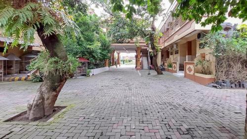 Kertosono Hotel | Hotel Shinta 1 near Stasiun Kertosono Mitra RedDoorz