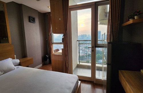 Old Jakarta Apartment | Studio17 @Elpis Kemayoran Free Netflix Disney WeTV