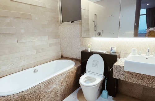 Gading Apartment | Cozy Luxurious Affordable Condo in City Central