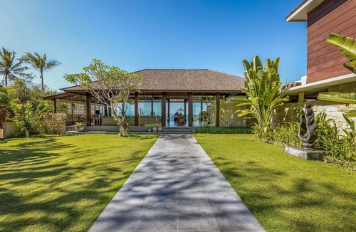 Candi Dasa Villa | In 1 word: WOW! Unique, Breathtaking and Luxury!