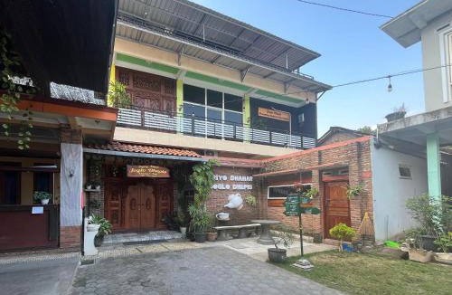 Borobudur House | Joglo Dhepis Syariah Borobudur Magelang RedPartner
