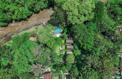 Singapadu Tengah Villa | Jungle River 5 BR Villa- Pool, Yoga, Tubing Near Ubud