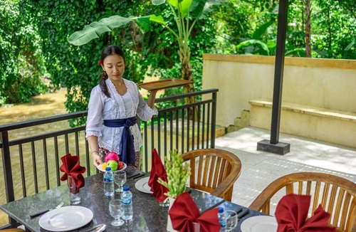 Singapadu Tengah Villa | Jungle River 5 BR Villa- Pool, Yoga, Tubing Near Ubud