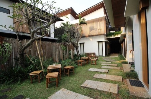 Grogol Utara Bed & Breakfast | K-Pop Studio (CoHaus)