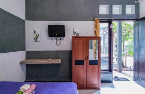 Probolinggo Hotel | Kartini Guest House near Alun Alun Probolinggo