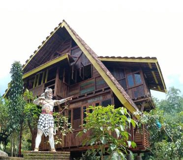 Karanganyar Villa | Kebun Hanoman Private Villa