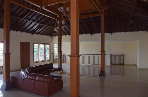 Dago House | Kerinci Hill Holiday Home, Dago Golf (for families only)