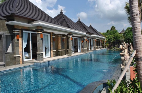 Gianyar Villa | Kori Maharani Villas - Lagoon Pool Access 6