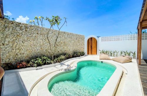 Kuta Villa | Kuta Mansion 1 - Best Deal in town, 2bedroom, Full AC, Kuta, Lombok