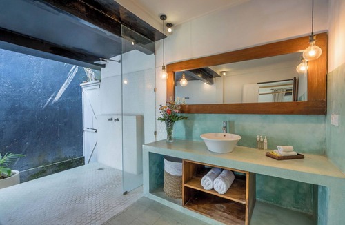 Petitenget Villa | LARGE GROUPS, 10 BDR, NR BEACH, GREAT INCLUSIONS