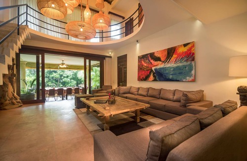Tibubeneng Villa | Large Groups,9 BDR,Close To Beach,Great Inclusions