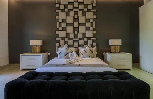 Drupadi Villa | Lavish 2 Bedroom Private Villa Seminyak - Orange