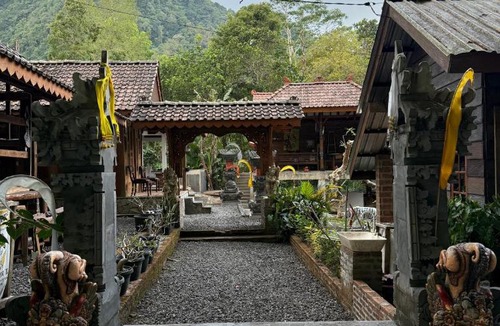 Pakem House | Lawang Pitu Untuk keluarga