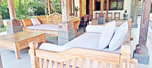 Kalisada Bed & Breakfast | Le Petit Leon's Traditional wooden house