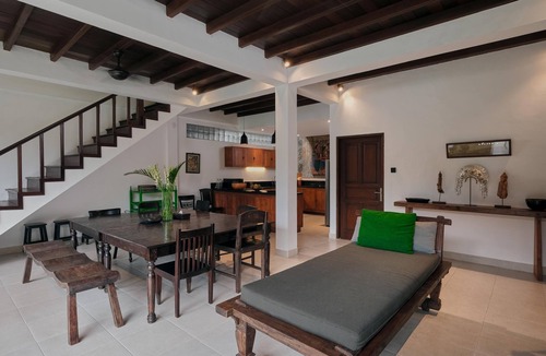 Legian Villa | Legian 6BR Villa 16px Big Group Walk to 66 Beach