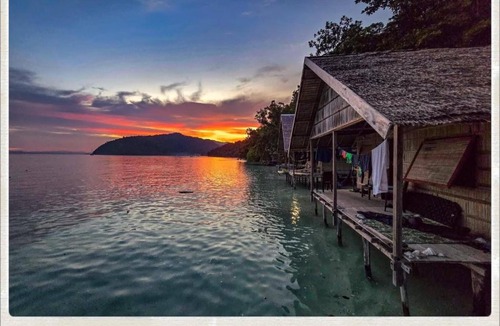 Mansuar Island House | Lumba Lumba Homestay