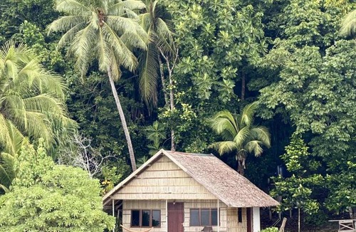 Mansuar Island House | Lumba Lumba Homestay