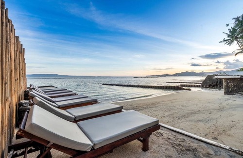 Candi Dasa Apartment | Luxe Double Room with Balcony and Ocean View | The Village of Angels Resort