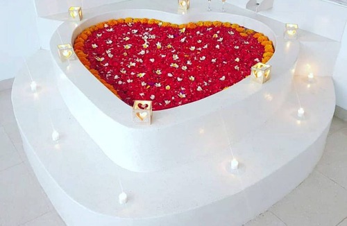 Bondalem Apartment | Luxe Double Room with sea-view bathtub on veranda