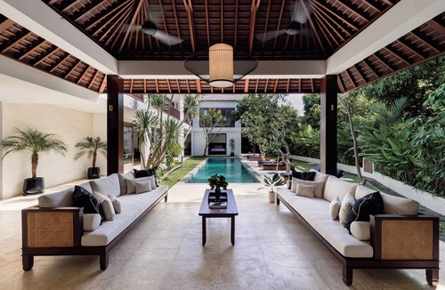 Petitenget Villa | Luxe Vacay Amara Pradi Chef and Staff included lvid5