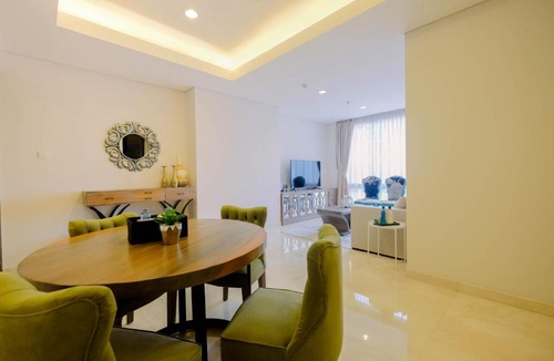 Karet Apartment | Luxurious 2BR at The Masterpiece Condominium Epicentrum Apartment By Travelio