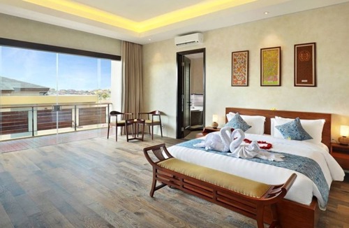 Kampial House | Luxurious MRC 2-Bedroom Villa #B5
