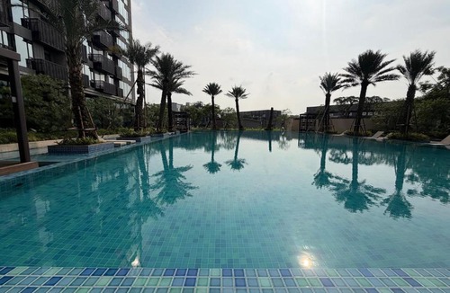 Cilandak Apartment | Luxury 1BR Fatmawati CC Apt Pool, Gym, Wi-Fi