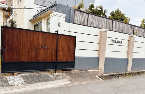 Dewi Sri Villa | Luxury 3 bd 2.5 bath Villa-private pool, WiFi near beaches, food & shops.