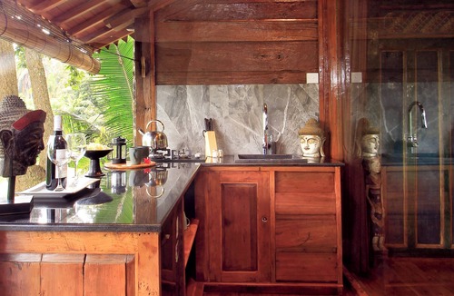 Keliki Villa | Luxury Antique Villa w/Outdoor Pool!
