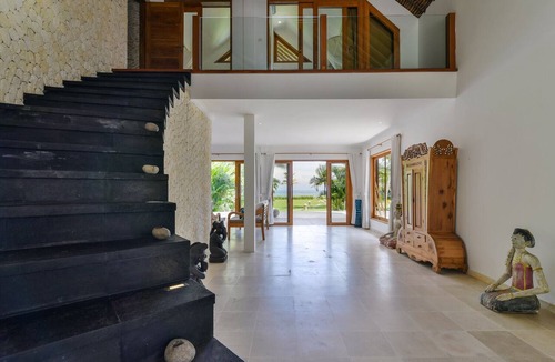 Gerokgak Villa | Luxury beach villa with 5* care by our amazing staff!