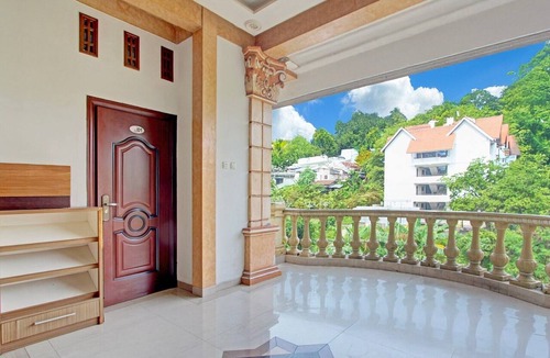 Sinduadi House | Luxury Deluxe DBL Retreat W/Free WiFi and Parking