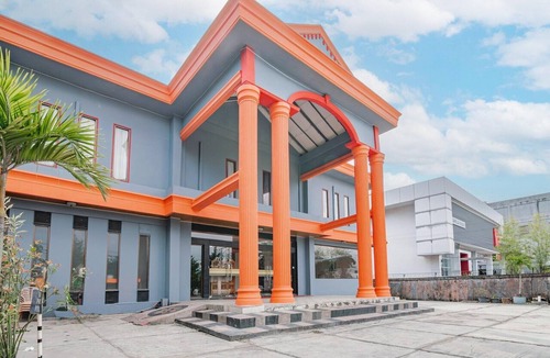 Pekanbaru House | Luxury Deluxe DBL Retreat W/Free WiFi and Parking