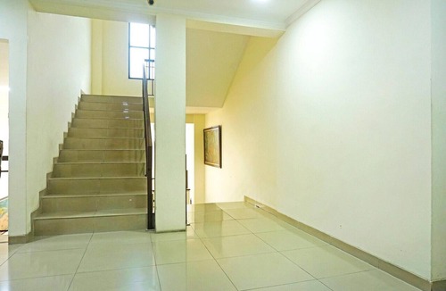 East Jakarta House | Luxury Deluxe DBL Retreat W/Free WiFi and Parking