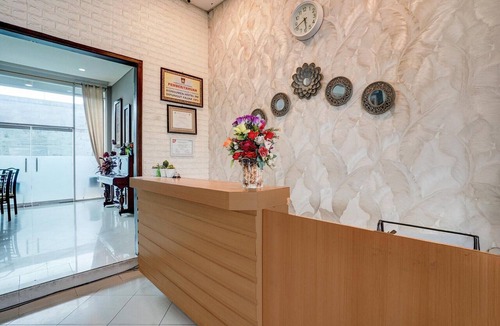 Padang House | Luxury Deluxe DBL Retreat W/Free WiFi and Parking