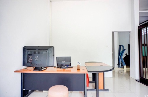 Medan House | Luxury Deluxe DBL Retreat W/Free WiFi and Parking