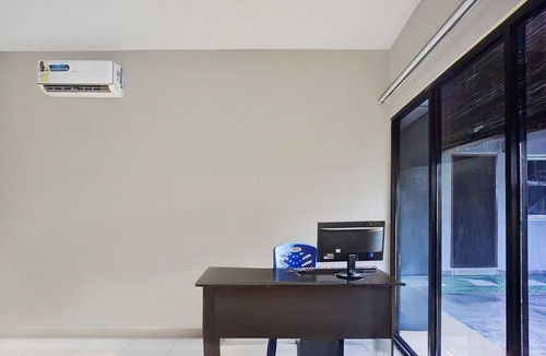 Medan House | Luxury Deluxe DBL Retreat W/Free WiFi and Parking