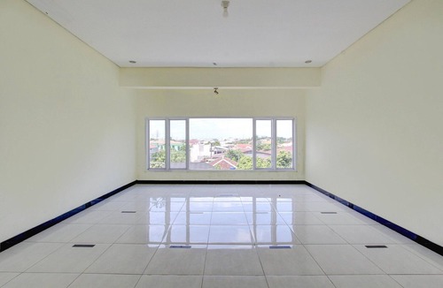 Laweyan House | Luxury Deluxe DBL Retreat W/Free WiFi and Parking
