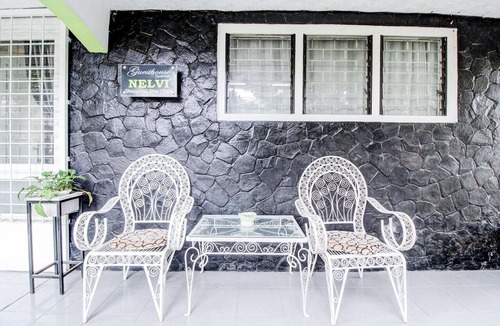 Padang House | Luxury Deluxe Double Retreat with Free WiFi