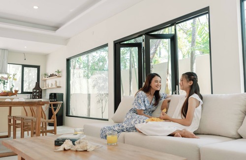 Raya Kuta Villa | Maribel Villa Bali Sunset Road Seminyak 3 Bedrooms