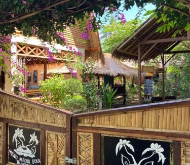 Gili Meno Bed & Breakfast | Meno Madia Bungalows