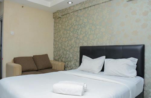 Kebagusan Apartment | Minimalist Studio Room at Kebagusan City Apartment By Travelio