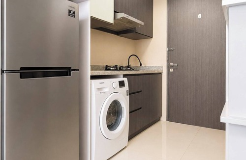 Balikpapan Apartment | Minimalist Warm Studio Room At Apartment Tamansari Skylounge Balikpapan