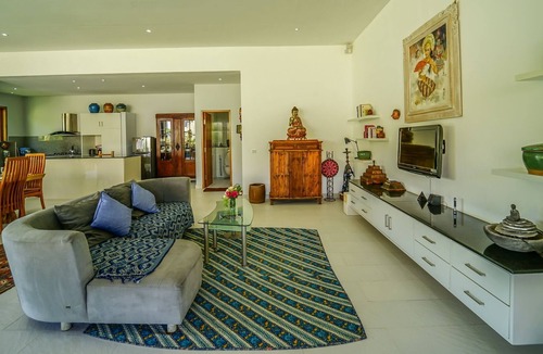 Purwakerti Villa | Moana, 3 Bedroom Villa, large garden and pool table, Nr Beach, Amed