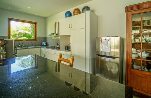 Purwakerti Villa | Moana, 3 Bedroom Villa, large garden and pool table, Nr Beach, Amed