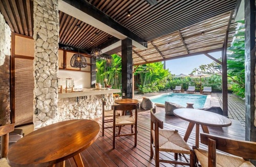 Ubud City-Centre Apartment | Modern 1BR Flat in Ubud w Pool, Patio & Kitchen