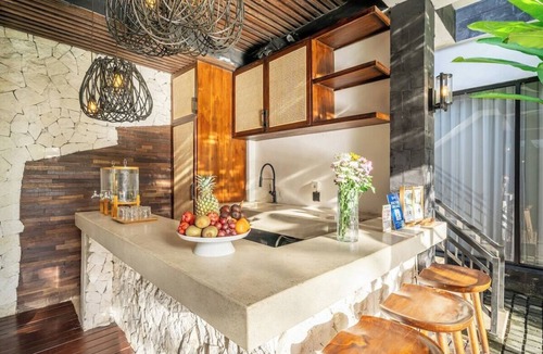 Ubud City-Centre Apartment | Modern 2BR Flat in Ubud w Pool, Garden & Kitchen