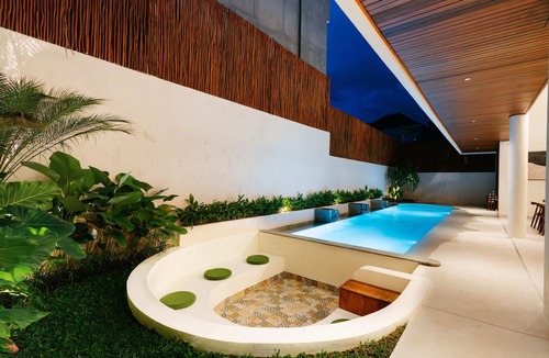 Kartika Plaza Villa | Modern 4 BR Luxury Villa in the Heart of Kuta