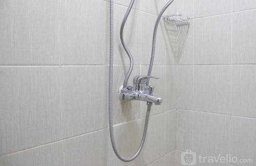 Cileunyi Apartment | Modern and Cozy Studio Room at Easton Park Residence near UNPAD By Travelio